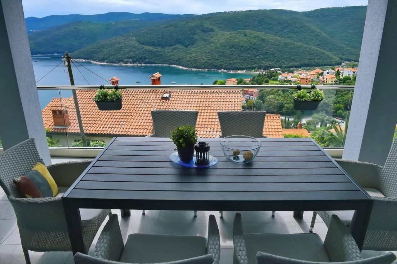 Apartment Vanilla II With Beautiful Seaview Rabac Exterior photo